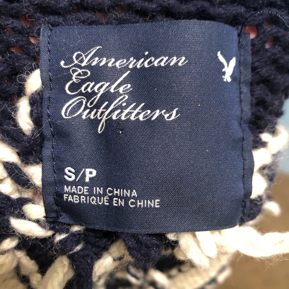 Thick American Eagle snowflake patterned sweater. - Picture 6 of 7